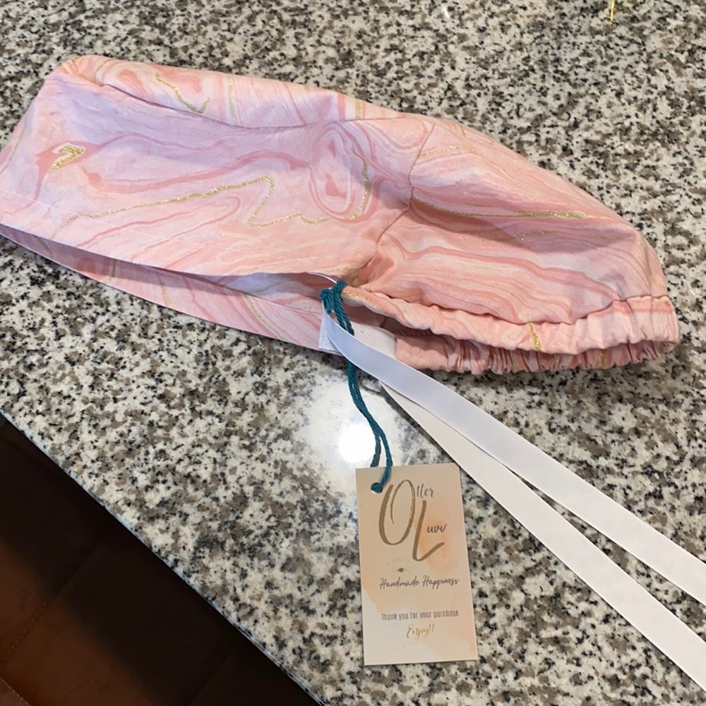 Marble scrub cap